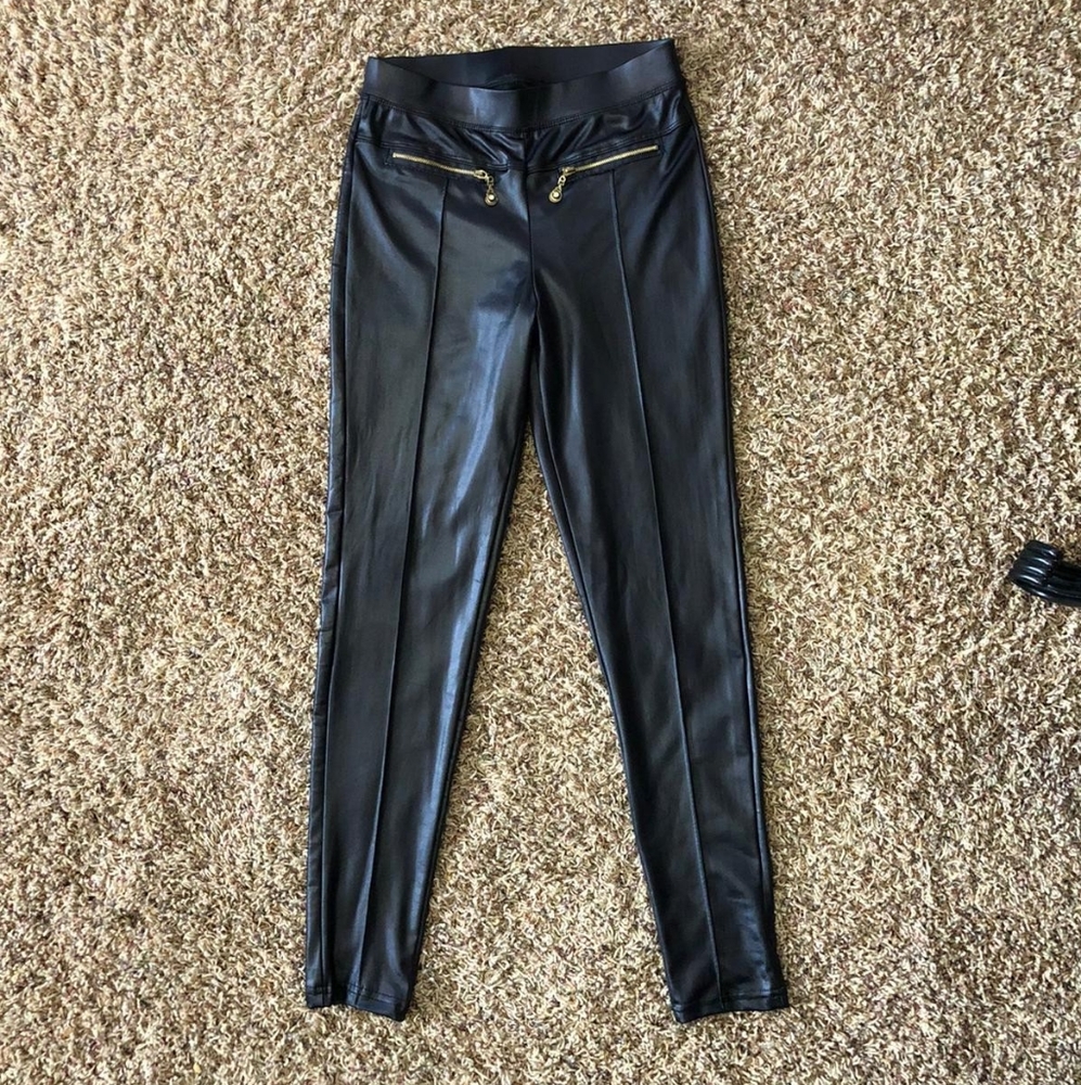 Almost new Leather-LIKE legging